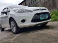 White Ford Fiesta 2013 at 86000 km for sale -3