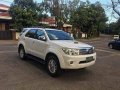 White Toyota Fortuner 2010 Automatic Diesel for sale-4
