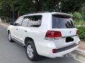 White Toyota Land Cruiser 2015 at 50000 km for sale -2