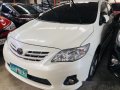 Sell White 2013 Toyota Corolla Altis at 52000 km-4