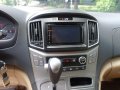 Sell White 2018 Hyundai Grand Starex at 16000 km -2