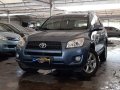 Blue Toyota Rav4 2010 at 43000 km for sale-2