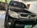 Black Toyota Hilux 2011 at 62000 km for sale -1