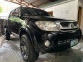 Black Toyota Hilux 2011 at 62000 km for sale -2