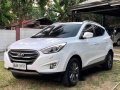 Sell White 2015 Hyundai Tucson Manual-1