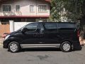 Sell Black 2018 Hyundai Grand Starex at 25000 km -2