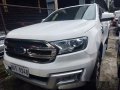 Selling White Ford Everest 2018 Automatic Diesel -3