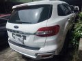 Selling White Ford Everest 2018 Automatic Diesel -2