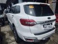 Selling White Ford Everest 2018 Automatic Diesel -1