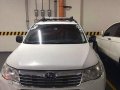 Sell White 2010 Subaru Forester at 166374 km-5