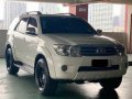 Sell White 2010 Toyota Fortuner Automatic Gasoline at 80000 km-14