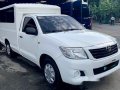 White Toyota Hilux 2012 at 70000 km for sale-3