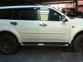 White Mitsubishi Montero Sport 2014 at 81000 km for sale-5
