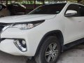 Selling White Toyota Fortuner 2018 Manual Diesel at 5300 km -6