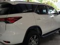 Selling White Toyota Fortuner 2018 Manual Diesel at 5300 km -3