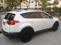 White Toyota Rav4 2013 at 65000 km for sale -2