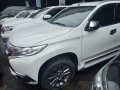 Selling White Mitsubishi Montero Sport 2017 in Makati-3