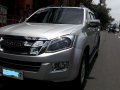 Silver Isuzu D-Max 2015 at 25000 km for sale -4