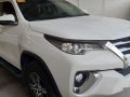 Selling White Toyota Fortuner 2018 Manual Diesel at 5300 km -5