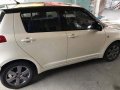 Selling White Suzuki Swift 2010 in Las Pinas -2