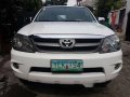 Selling White Toyota Fortuner 2006 Automatic Gasoline at 100000 km -7