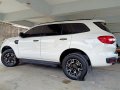 Selling White Ford Everest 2016 in San Pascual-9