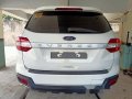 Selling White Ford Everest 2016 in San Pascual-2