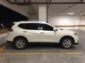 Selling White Nissan X-Trail 2016 Automatic Gasoline -6