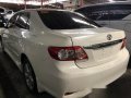 Sell White 2013 Toyota Corolla Altis Automatic Gasoline -2