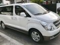 Sell White 2015 Hyundai Grand Starex at 4600 km-6