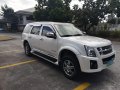 Selling 2nd Hand Isuzu Alterra 2013 Automatic Diesel -1