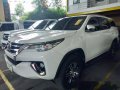 Selling White Toyota Fortuner 2018 in Quezon City -1