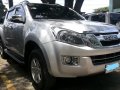 Silver Isuzu D-Max 2015 at 25000 km for sale -1
