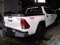 Selling White Toyota Hilux 2016 Automatic Gasoline-2