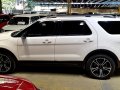 Sell White 2015 Ford Explorer at 25000 km in Quezon City -1