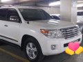 Selling White Toyota Land Cruiser 2012 Automatic in Davao City -1