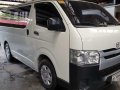 Selling White Toyota Hiace 2018 at 5500 km -3