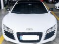 White Audi R8 2011 at 19000 km for sale -21