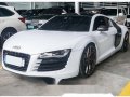 White Audi R8 2011 at 19000 km for sale -19