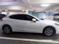 Selling White Mazda 3 2014 Automatic Gasoline at 30000 km-3