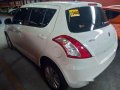 Selling White Suzuki Swift 2016 Automatic Gasoline in Quezon City-3