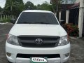 Sell White 2006 Toyota Hilux Manual Diesel -5