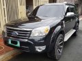 Black Ford Everest 2010 at 83000 km for sale -3