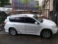 Selling White Toyota Rav4 2008 in Quezon City -2