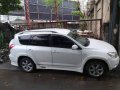 Selling White Toyota Rav4 2008 in Quezon City -1