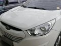 White Hyundai Tucson 2011 Automatic Gasoline for sale -7