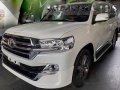 Selling White Toyota Land Cruiser 2019 Automatic Diesel-3
