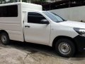 White Toyota Hilux 2016 at 32000 km for sale -8