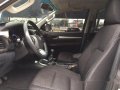 Selling Toyota Hilux 2016 Manual Diesel -1