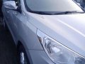 Selling Silver Hyundai Tucson 2011 at 50000 km-1